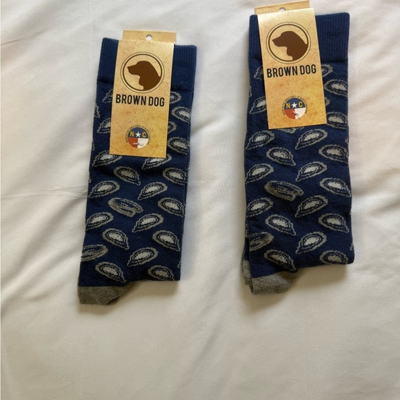 Brown Dog Socks with Oysters on Them Size Large - Picture 1 of 2